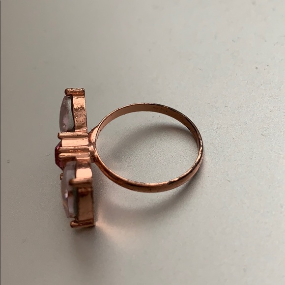 💖FREE IF BUNDLED💖 Cubic Zirconia Bow Ring - Picture 4 of 4